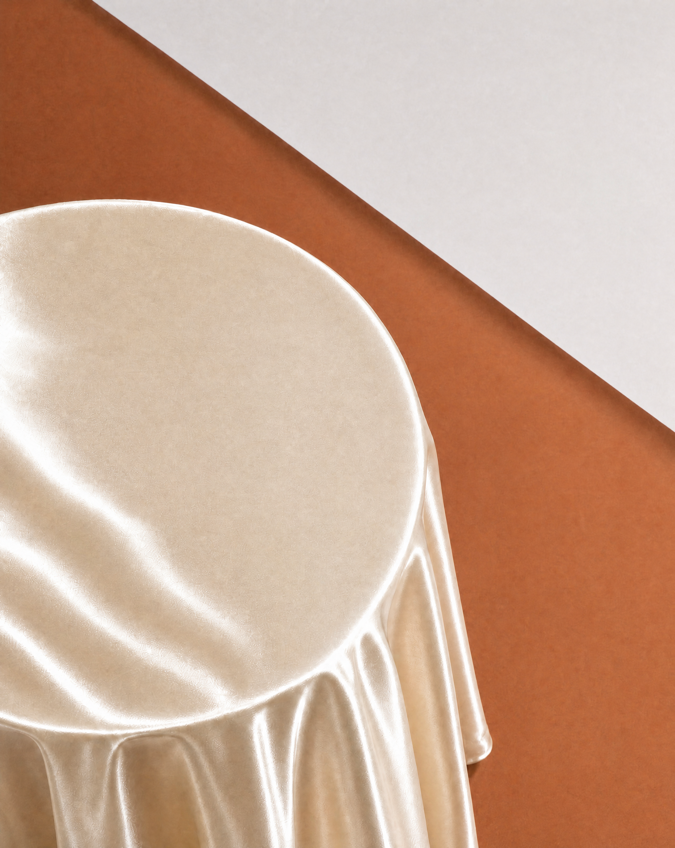 Round Tablecloth - High Sheen Satin Butter - 330cm Diameter image 0