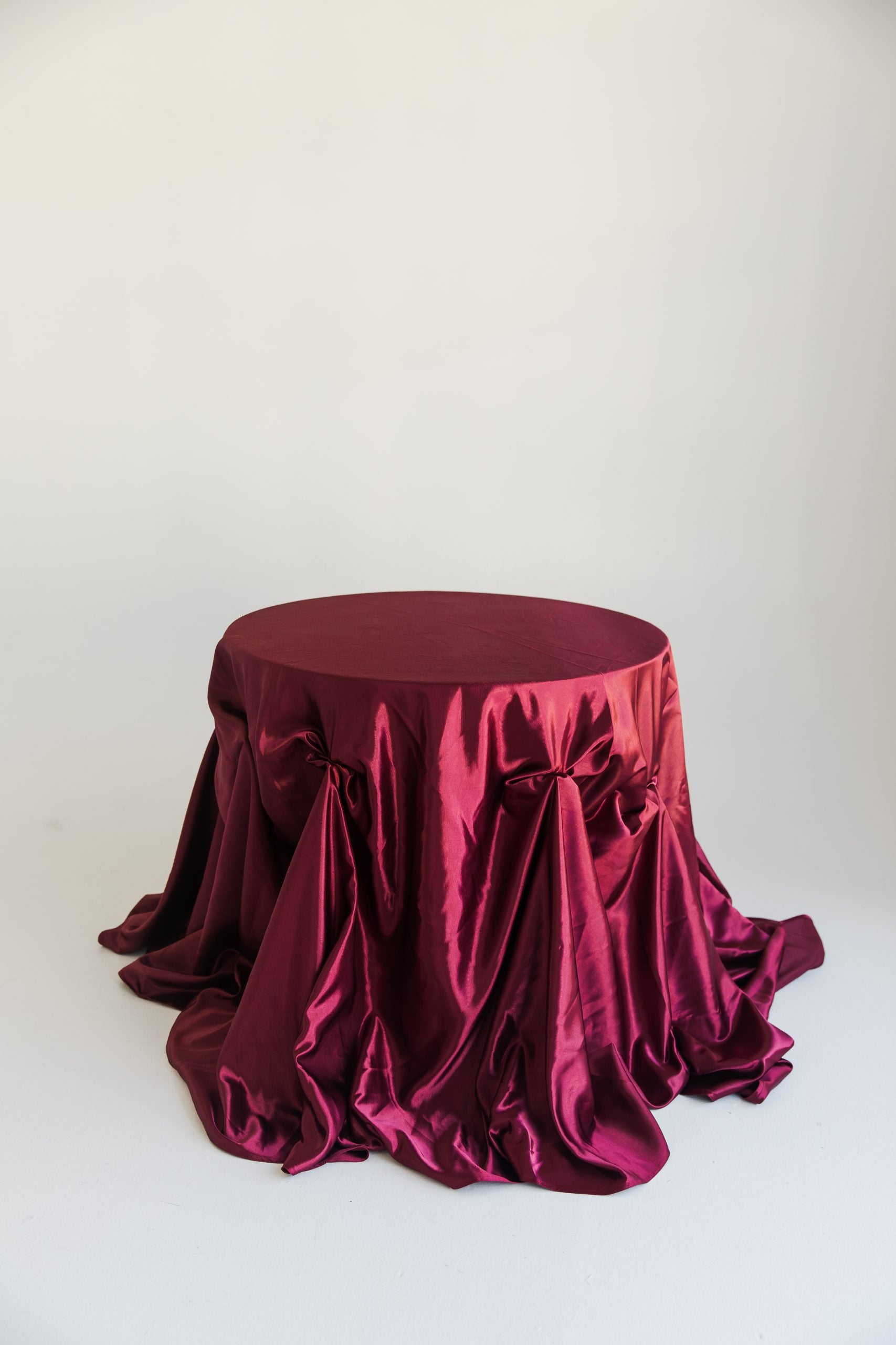 Round Feature Tablecloth - Red Satin image 0