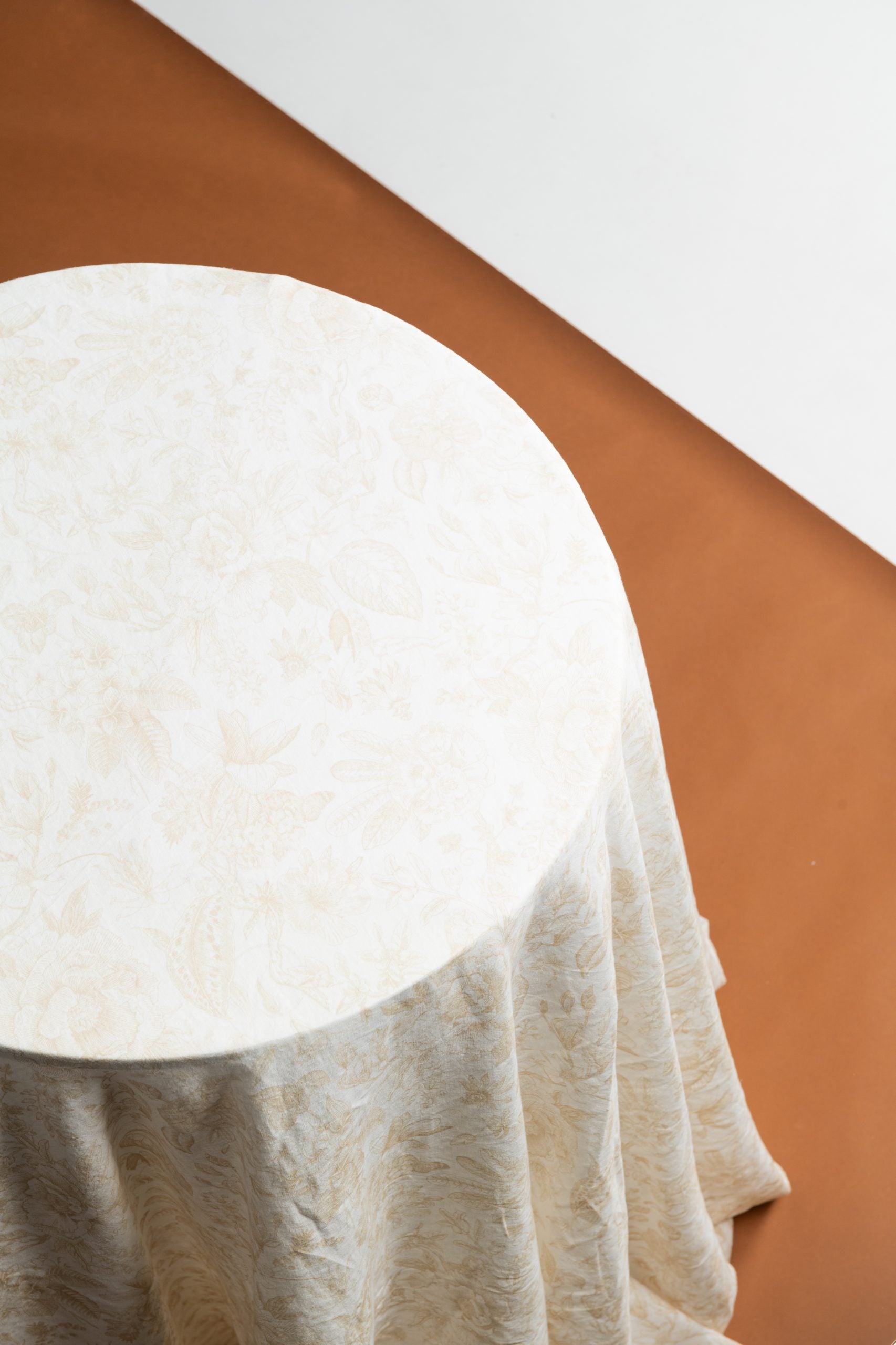 Round Bar Leaner/Cafe Style Tablecloth - Sand Floral image 0