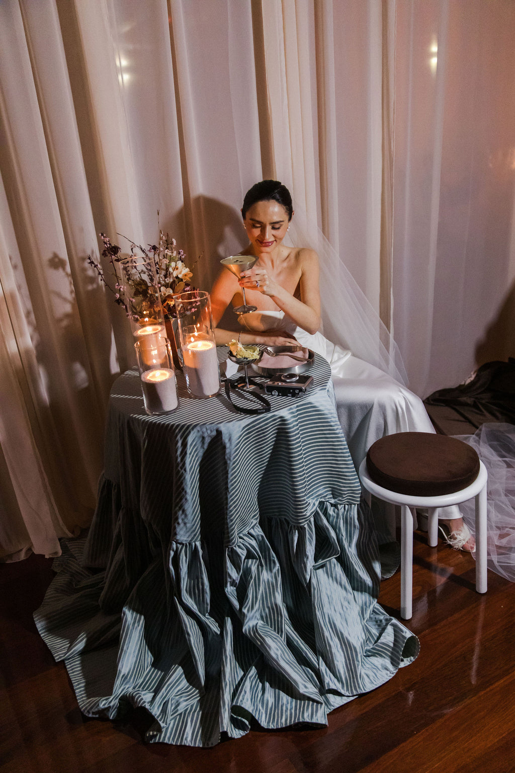 Round Feature Tablecloth - Embroidery Stripe - Steel