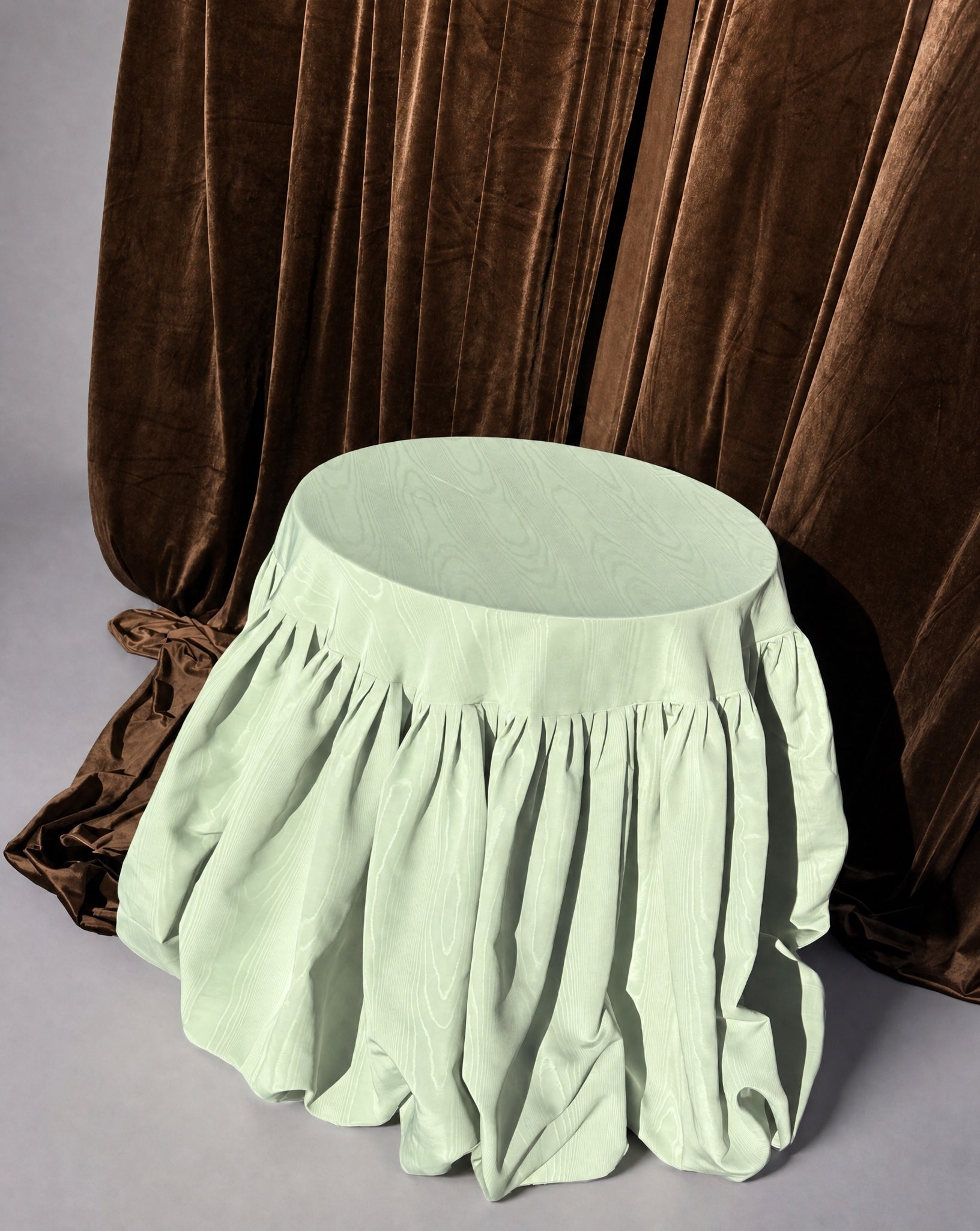 Round Feature Tablecloth - Moire Seacrest