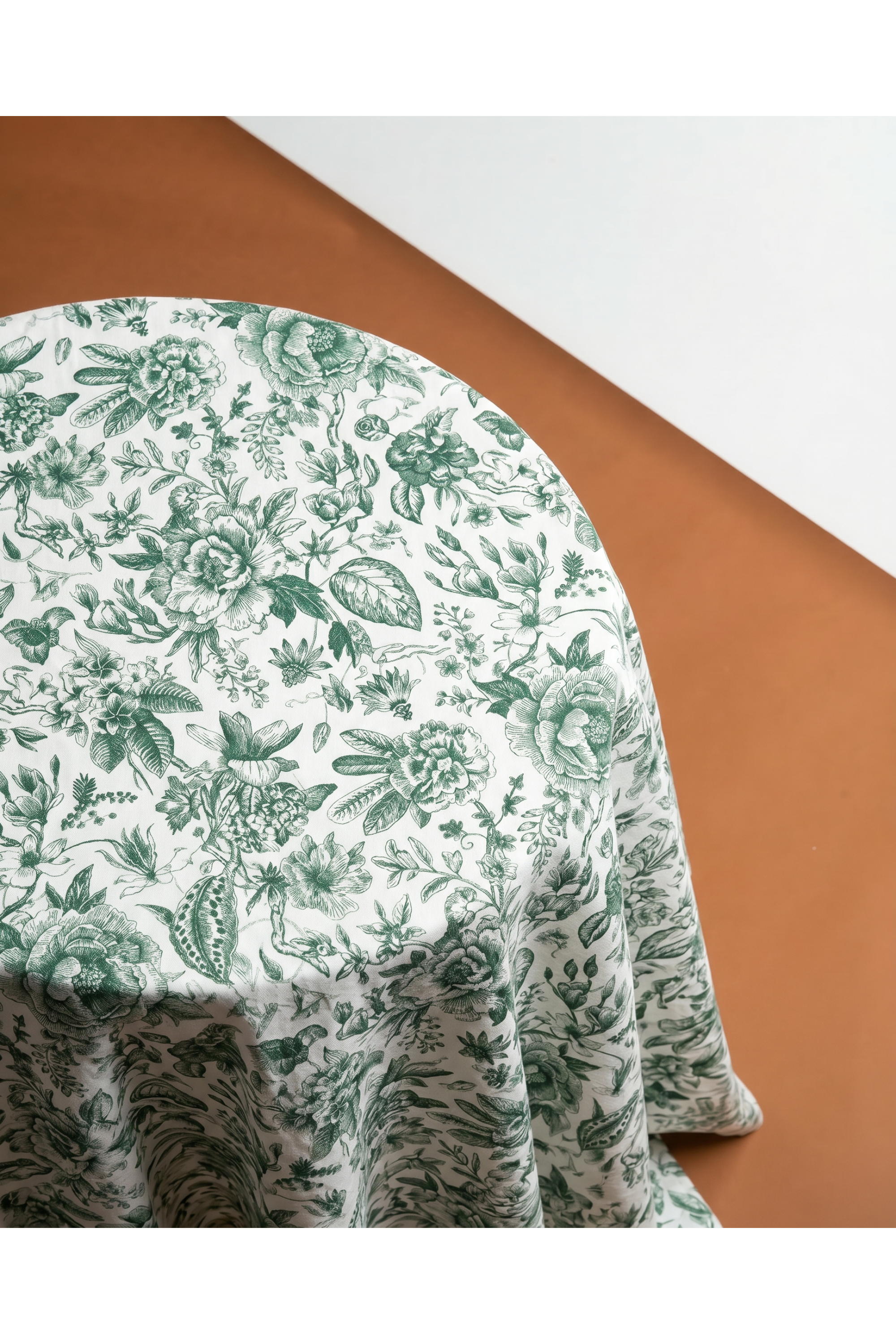 Napkin – Embroidered Scallop Hem – Honeysuckle 3